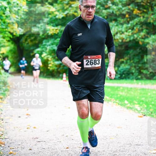 12.10.2025 - Bramfelder Halbmarathon 2025 Dr. Thomas Lammeyer http://msf.ph/oto/9348077 12.10.2025 10:25:54 Laufen 2683 meine-sportfotos.de