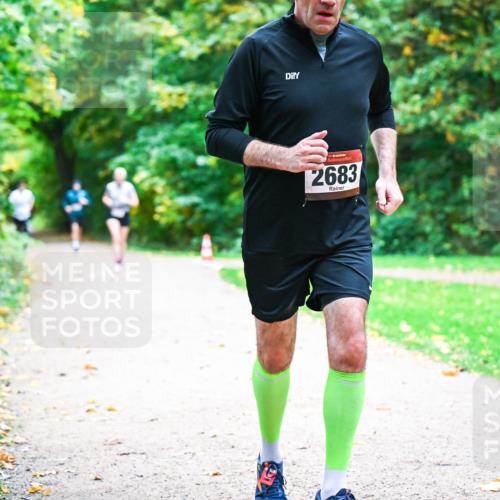 12.10.2025 - Bramfelder Halbmarathon 2025 Dr. Thomas Lammeyer http://msf.ph/oto/9348078 12.10.2025 10:25:54 Laufen 34, 2683 meine-sportfotos.de