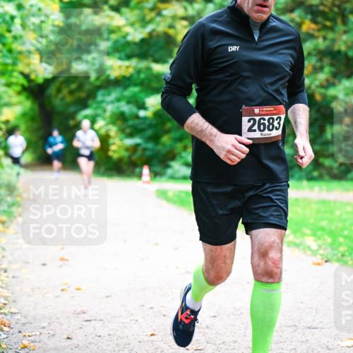 12.10.2025 - Bramfelder Halbmarathon 2025 Dr. Thomas Lammeyer http://msf.ph/oto/9348079 12.10.2025 10:25:54 Laufen 34, 2683 meine-sportfotos.de