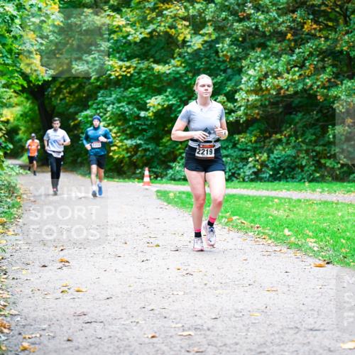 12.10.2025 - Bramfelder Halbmarathon 2025 Dr. Thomas Lammeyer http://msf.ph/oto/9348083 12.10.2025 10:25:59 Laufen 2219 meine-sportfotos.de
