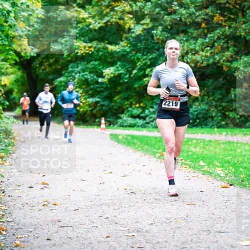 12.10.2025 - Bramfelder Halbmarathon 2025 Dr. Thomas Lammeyer http://msf.ph/oto/9348087 12.10.2025 10:25:59 Laufen 2219 meine-sportfotos.de