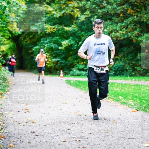 12.10.2025 - Bramfelder Halbmarathon 2025 Dr. Thomas Lammeyer http://msf.ph/oto/9348118 12.10.2025 10:26:05 Laufen 2730 meine-sportfotos.de