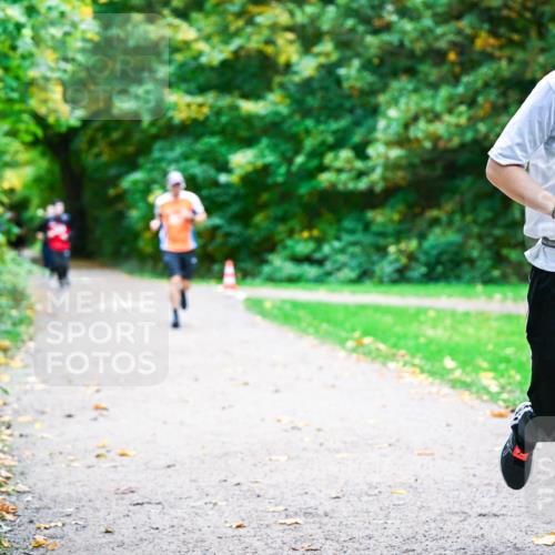 12.10.2025 - Bramfelder Halbmarathon 2025 Dr. Thomas Lammeyer http://msf.ph/oto/9348126 12.10.2025 10:26:06 Laufen 2024, 2730 meine-sportfotos.de