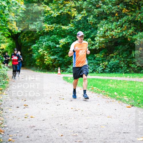 12.10.2025 - Bramfelder Halbmarathon 2025 Dr. Thomas Lammeyer http://msf.ph/oto/9348129 12.10.2025 10:26:08 Laufen  meine-sportfotos.de