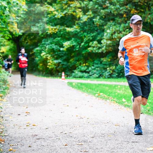 12.10.2025 - Bramfelder Halbmarathon 2025 Dr. Thomas Lammeyer http://msf.ph/oto/9348138 12.10.2025 10:26:09 Laufen  meine-sportfotos.de