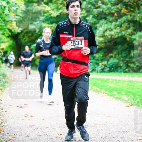 12.10.2025 - Bramfelder Halbmarathon 2025 Dr. Thomas Lammeyer http://msf.ph/oto/9348149 12.10.2025 10:26:15 Laufen 537 meine-sportfotos.de