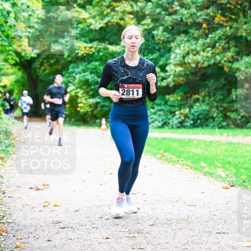 12.10.2025 - Bramfelder Halbmarathon 2025 Dr. Thomas Lammeyer http://msf.ph/oto/9348155 12.10.2025 10:26:16 Laufen 2811 meine-sportfotos.de