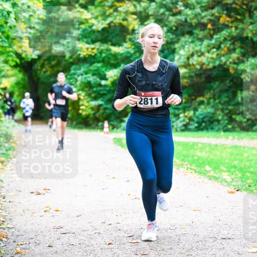 12.10.2025 - Bramfelder Halbmarathon 2025 Dr. Thomas Lammeyer http://msf.ph/oto/9348157 12.10.2025 10:26:16 Laufen 2811 meine-sportfotos.de