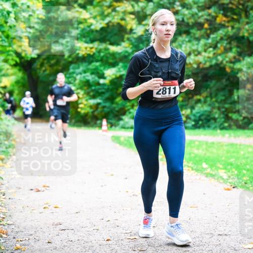 12.10.2025 - Bramfelder Halbmarathon 2025 Dr. Thomas Lammeyer http://msf.ph/oto/9348158 12.10.2025 10:26:16 Laufen 2811 meine-sportfotos.de
