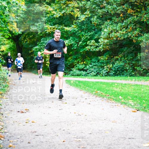 12.10.2025 - Bramfelder Halbmarathon 2025 Dr. Thomas Lammeyer http://msf.ph/oto/9348159 12.10.2025 10:26:18 Laufen 2326 meine-sportfotos.de