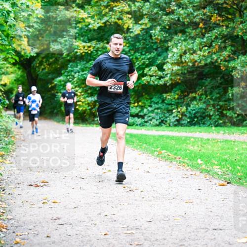 12.10.2025 - Bramfelder Halbmarathon 2025 Dr. Thomas Lammeyer http://msf.ph/oto/9348165 12.10.2025 10:26:19 Laufen 2326 meine-sportfotos.de