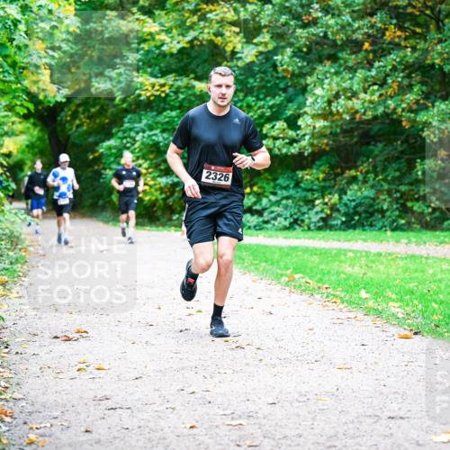 12.10.2025 - Bramfelder Halbmarathon 2025 Dr. Thomas Lammeyer http://msf.ph/oto/9348166 12.10.2025 10:26:19 Laufen 2326 meine-sportfotos.de