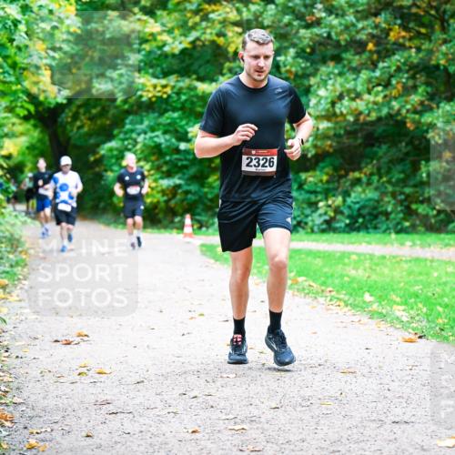 12.10.2025 - Bramfelder Halbmarathon 2025 Dr. Thomas Lammeyer http://msf.ph/oto/9348169 12.10.2025 10:26:19 Laufen 2326 meine-sportfotos.de