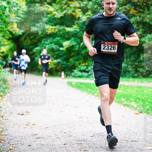 12.10.2025 - Bramfelder Halbmarathon 2025 Dr. Thomas Lammeyer http://msf.ph/oto/9348173 12.10.2025 10:26:20 Laufen 2326 meine-sportfotos.de