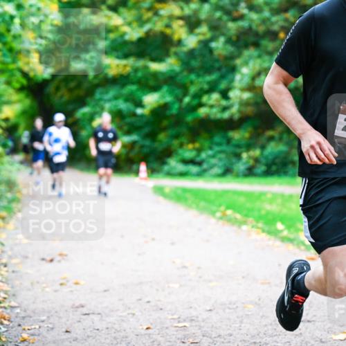 12.10.2025 - Bramfelder Halbmarathon 2025 Dr. Thomas Lammeyer http://msf.ph/oto/9348177 12.10.2025 10:26:20 Laufen 34, 2326 meine-sportfotos.de