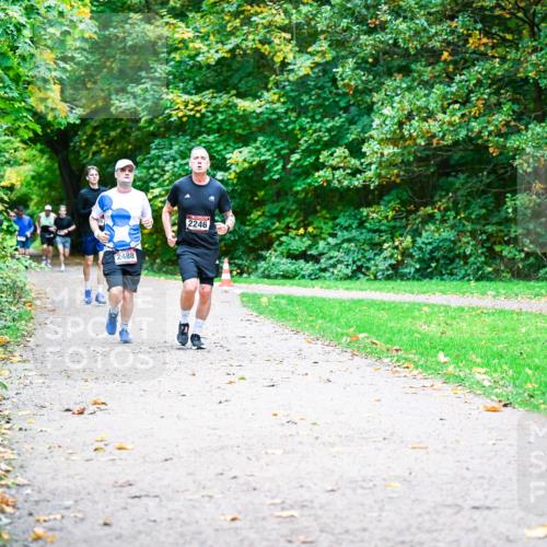 12.10.2025 - Bramfelder Halbmarathon 2025 Dr. Thomas Lammeyer http://msf.ph/oto/9348179 12.10.2025 10:26:23 Laufen 2488, 2246 meine-sportfotos.de