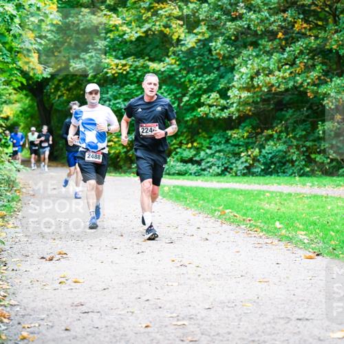 12.10.2025 - Bramfelder Halbmarathon 2025 Dr. Thomas Lammeyer http://msf.ph/oto/9348185 12.10.2025 10:26:24 Laufen 59, 2488, 224 meine-sportfotos.de