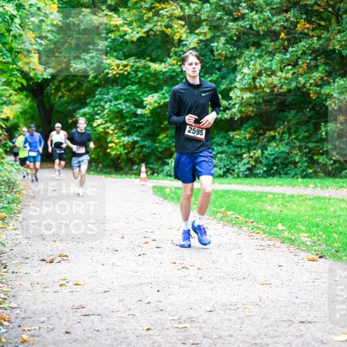 12.10.2025 - Bramfelder Halbmarathon 2025 Dr. Thomas Lammeyer http://msf.ph/oto/9348204 12.10.2025 10:26:27 Laufen 2595 meine-sportfotos.de