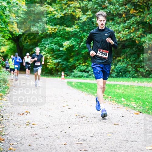 12.10.2025 - Bramfelder Halbmarathon 2025 Dr. Thomas Lammeyer http://msf.ph/oto/9348208 12.10.2025 10:26:28 Laufen 2595 meine-sportfotos.de