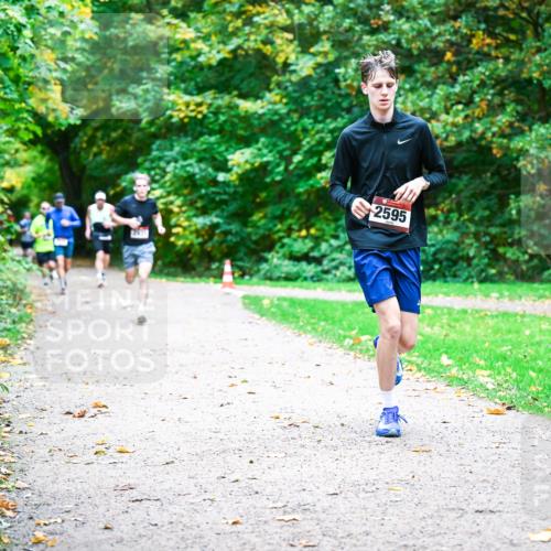 12.10.2025 - Bramfelder Halbmarathon 2025 Dr. Thomas Lammeyer http://msf.ph/oto/9348209 12.10.2025 10:26:28 Laufen 2595 meine-sportfotos.de