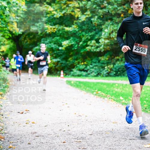 12.10.2025 - Bramfelder Halbmarathon 2025 Dr. Thomas Lammeyer http://msf.ph/oto/9348214 12.10.2025 10:26:29 Laufen 2595 meine-sportfotos.de
