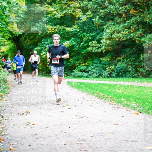 12.10.2025 - Bramfelder Halbmarathon 2025 Dr. Thomas Lammeyer http://msf.ph/oto/9348217 12.10.2025 10:26:30 Laufen 2971 meine-sportfotos.de