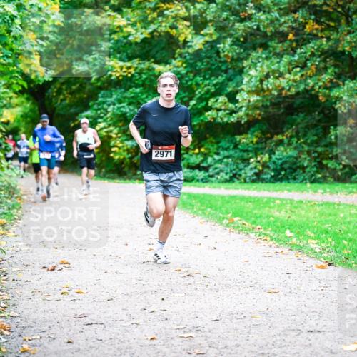 12.10.2025 - Bramfelder Halbmarathon 2025 Dr. Thomas Lammeyer http://msf.ph/oto/9348221 12.10.2025 10:26:30 Laufen 2971 meine-sportfotos.de