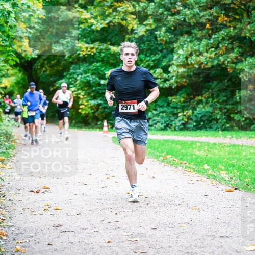 12.10.2025 - Bramfelder Halbmarathon 2025 Dr. Thomas Lammeyer http://msf.ph/oto/9348223 12.10.2025 10:26:31 Laufen 2971 meine-sportfotos.de