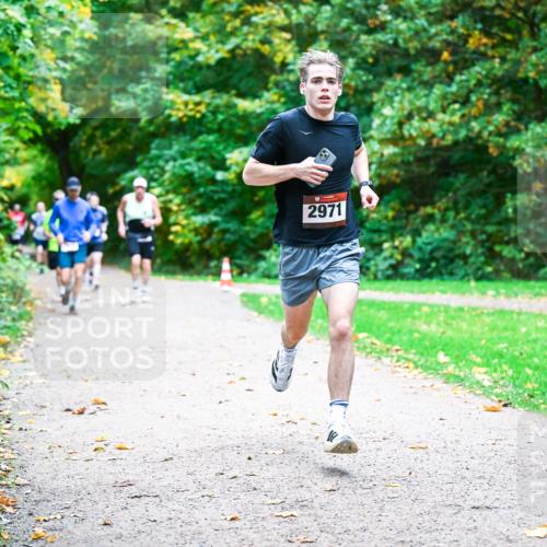 12.10.2025 - Bramfelder Halbmarathon 2025 Dr. Thomas Lammeyer http://msf.ph/oto/9348225 12.10.2025 10:26:31 Laufen 2971 meine-sportfotos.de