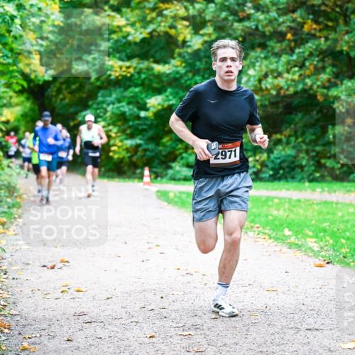 12.10.2025 - Bramfelder Halbmarathon 2025 Dr. Thomas Lammeyer http://msf.ph/oto/9348226 12.10.2025 10:26:31 Laufen 2971 meine-sportfotos.de