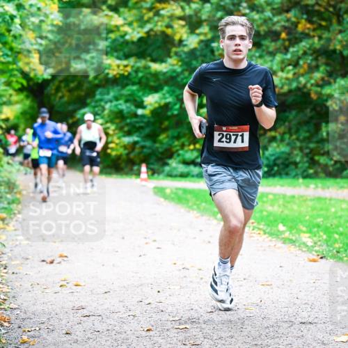 12.10.2025 - Bramfelder Halbmarathon 2025 Dr. Thomas Lammeyer http://msf.ph/oto/9348227 12.10.2025 10:26:31 Laufen 2971 meine-sportfotos.de