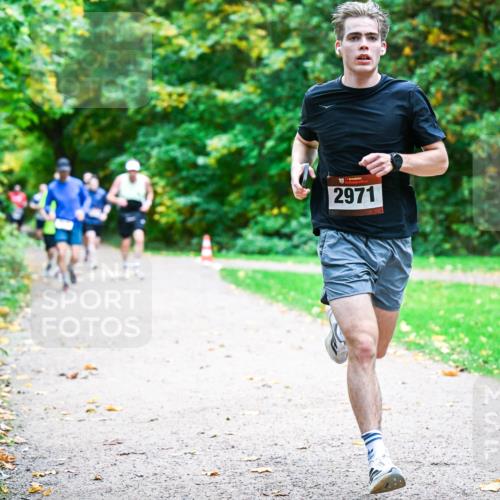12.10.2025 - Bramfelder Halbmarathon 2025 Dr. Thomas Lammeyer http://msf.ph/oto/9348228 12.10.2025 10:26:31 Laufen 2971 meine-sportfotos.de