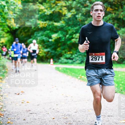12.10.2025 - Bramfelder Halbmarathon 2025 Dr. Thomas Lammeyer http://msf.ph/oto/9348229 12.10.2025 10:26:31 Laufen 2971 meine-sportfotos.de