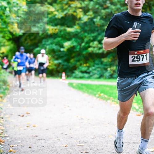 12.10.2025 - Bramfelder Halbmarathon 2025 Dr. Thomas Lammeyer http://msf.ph/oto/9348230 12.10.2025 10:26:32 Laufen 34, 2971, 3 meine-sportfotos.de