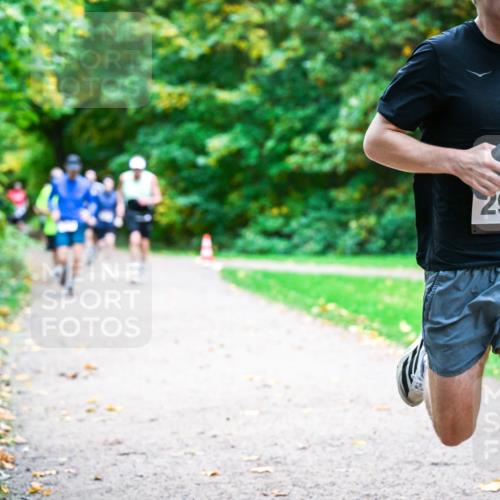 12.10.2025 - Bramfelder Halbmarathon 2025 Dr. Thomas Lammeyer http://msf.ph/oto/9348231 12.10.2025 10:26:32 Laufen 2971 meine-sportfotos.de