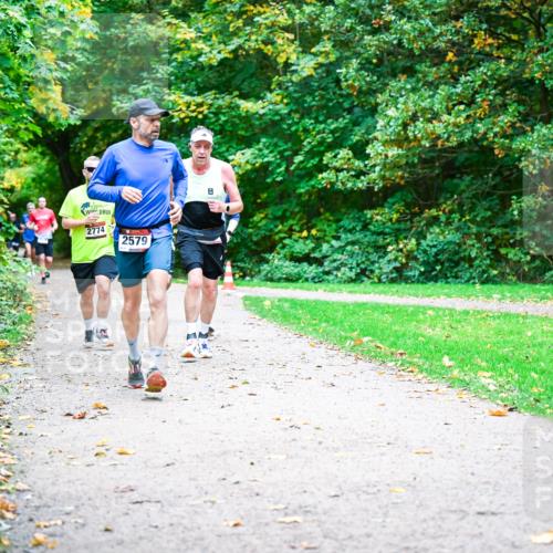 12.10.2025 - Bramfelder Halbmarathon 2025 Dr. Thomas Lammeyer http://msf.ph/oto/9348246 12.10.2025 10:26:35 Laufen 2774, 2579 meine-sportfotos.de