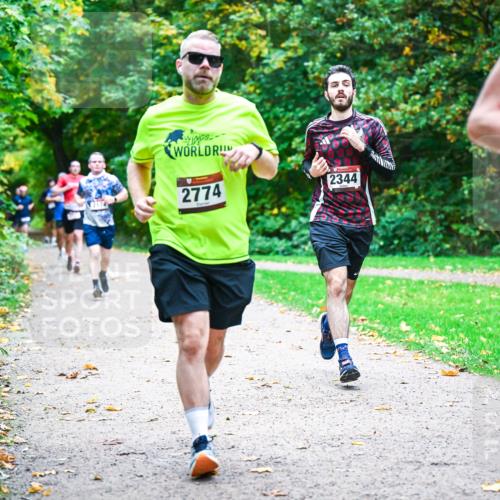 12.10.2025 - Bramfelder Halbmarathon 2025 Dr. Thomas Lammeyer http://msf.ph/oto/9348266 12.10.2025 10:26:38 Laufen 2174, 2774, 2344 meine-sportfotos.de