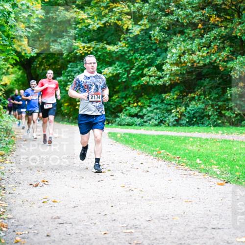 12.10.2025 - Bramfelder Halbmarathon 2025 Dr. Thomas Lammeyer http://msf.ph/oto/9348274 12.10.2025 10:26:40 Laufen 2174, 2770 meine-sportfotos.de