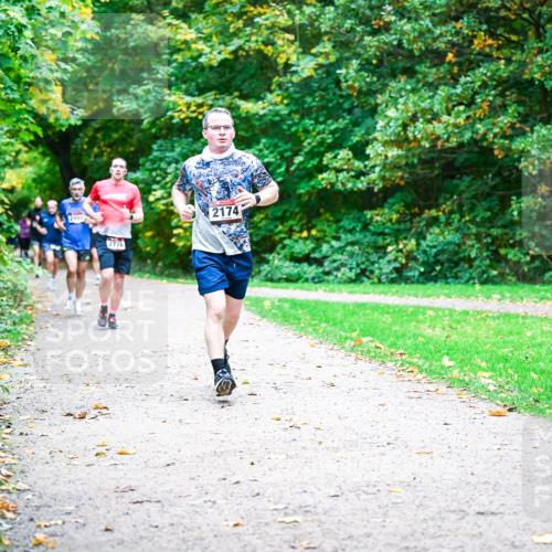 12.10.2025 - Bramfelder Halbmarathon 2025 Dr. Thomas Lammeyer http://msf.ph/oto/9348276 12.10.2025 10:26:41 Laufen 2991, 2776, 2174 meine-sportfotos.de
