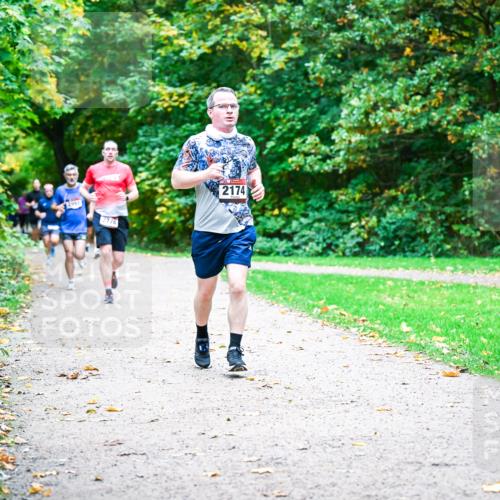 12.10.2025 - Bramfelder Halbmarathon 2025 Dr. Thomas Lammeyer http://msf.ph/oto/9348278 12.10.2025 10:26:41 Laufen 2776, 2174 meine-sportfotos.de