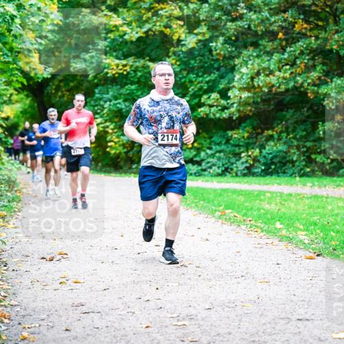 12.10.2025 - Bramfelder Halbmarathon 2025 Dr. Thomas Lammeyer http://msf.ph/oto/9348279 12.10.2025 10:26:41 Laufen 2740, 2174 meine-sportfotos.de