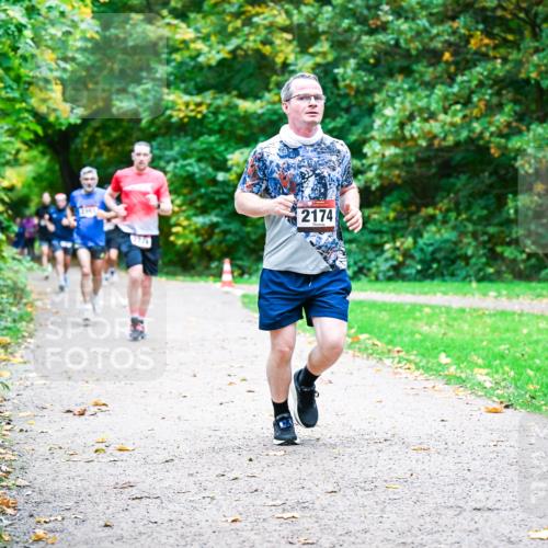 12.10.2025 - Bramfelder Halbmarathon 2025 Dr. Thomas Lammeyer http://msf.ph/oto/9348282 12.10.2025 10:26:41 Laufen 2770, 2174 meine-sportfotos.de