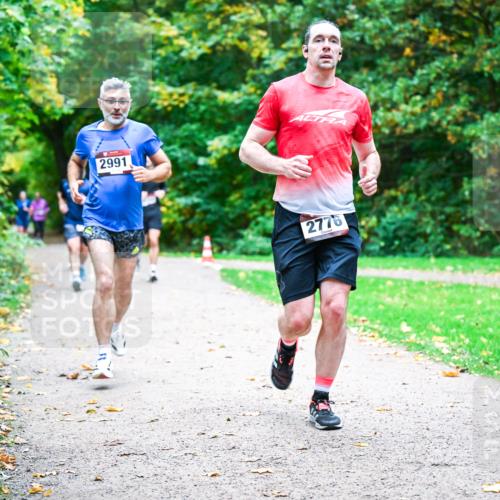 12.10.2025 - Bramfelder Halbmarathon 2025 Dr. Thomas Lammeyer http://msf.ph/oto/9348300 12.10.2025 10:26:44 Laufen 2991, 2776 meine-sportfotos.de