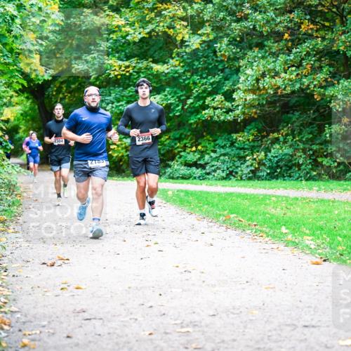 12.10.2025 - Bramfelder Halbmarathon 2025 Dr. Thomas Lammeyer http://msf.ph/oto/9348310 12.10.2025 10:26:47 Laufen 2304, 2103, 2366 meine-sportfotos.de