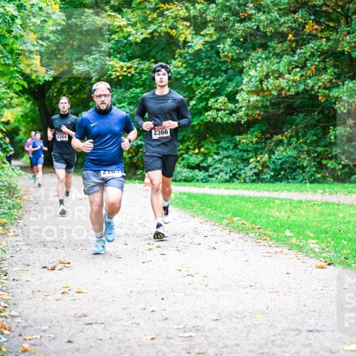 12.10.2025 - Bramfelder Halbmarathon 2025 Dr. Thomas Lammeyer http://msf.ph/oto/9348314 12.10.2025 10:26:47 Laufen 2366, 2304 meine-sportfotos.de