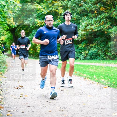 12.10.2025 - Bramfelder Halbmarathon 2025 Dr. Thomas Lammeyer http://msf.ph/oto/9348320 12.10.2025 10:26:48 Laufen 2366, 2304 meine-sportfotos.de