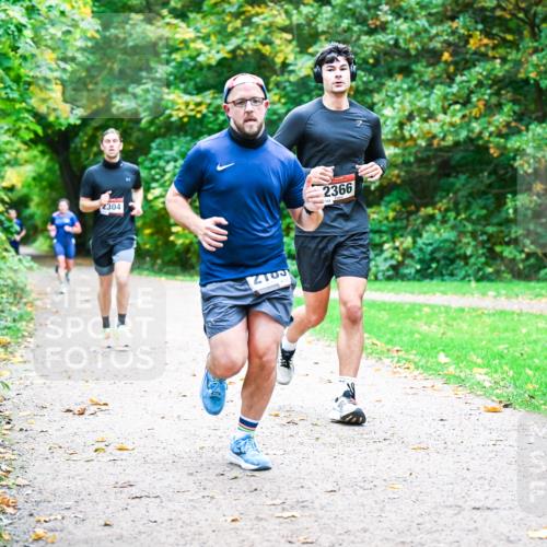 12.10.2025 - Bramfelder Halbmarathon 2025 Dr. Thomas Lammeyer http://msf.ph/oto/9348321 12.10.2025 10:26:48 Laufen 2304, 200, 2366 meine-sportfotos.de