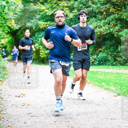 12.10.2025 - Bramfelder Halbmarathon 2025 Dr. Thomas Lammeyer http://msf.ph/oto/9348322 12.10.2025 10:26:49 Laufen 04, 2366, 8133 meine-sportfotos.de