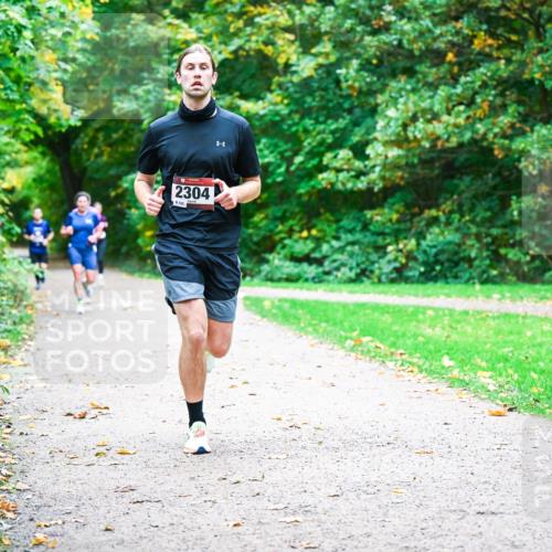 12.10.2025 - Bramfelder Halbmarathon 2025 Dr. Thomas Lammeyer http://msf.ph/oto/9348333 12.10.2025 10:26:51 Laufen 2304 meine-sportfotos.de