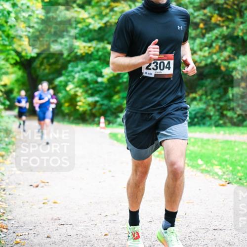 12.10.2025 - Bramfelder Halbmarathon 2025 Dr. Thomas Lammeyer http://msf.ph/oto/9348340 12.10.2025 10:26:51 Laufen 2304, 102 meine-sportfotos.de